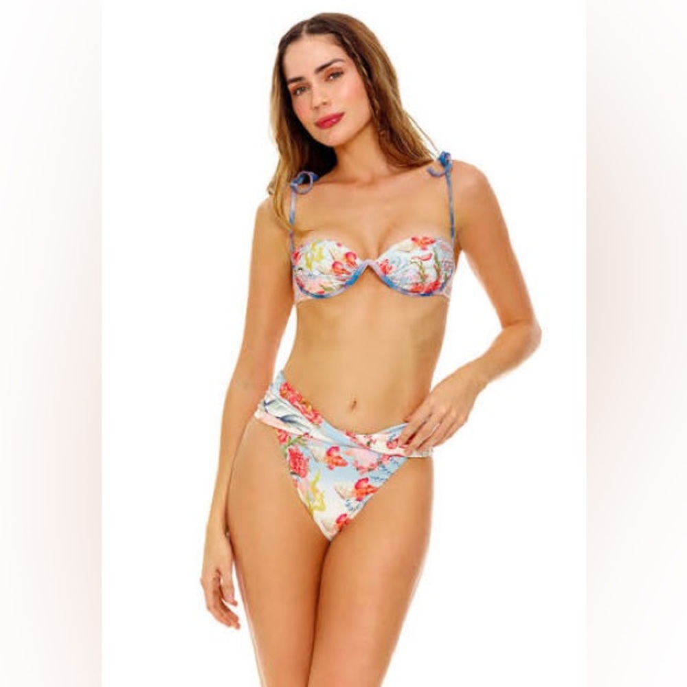NWT AGUA BENDITA Nácar
Lily Bikini Bottom